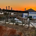 Beachfront Seaview Litoralmar Apt, Fast Wifi, Airco, Pool, Private Parking Apartment *