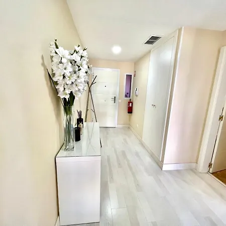 アパート Beachfront Seaview Litoralmar Apt, Fast Wifi, Airco, Pool, Private Parking *