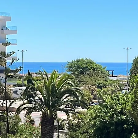 Beachfront Seaview Litoralmar Apt, Fast Wifi, Airco, Pool, Private Parking דירה