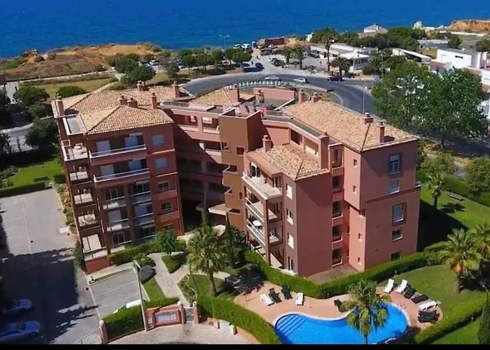 Beachfront Seaview Litoralmar Apt, Fast Wifi, Airco, Pool, Private Parking * Portimão