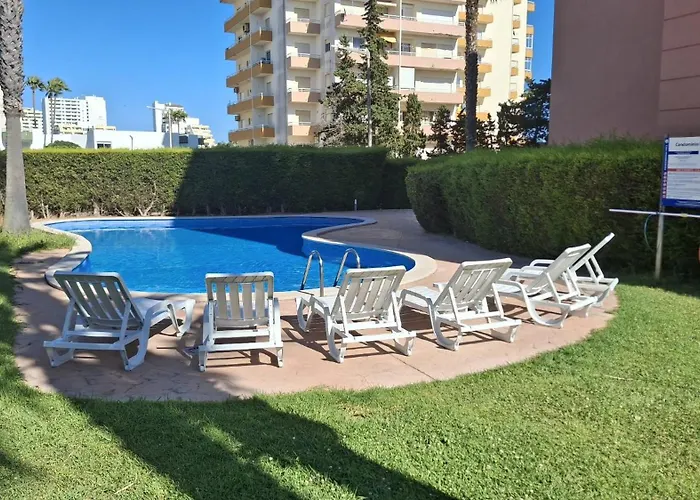 Beachfront Seaview Litoralmar Apt, Fast Wifi, Airco, Pool, Private Parking Portimão