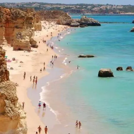 Beachfront Seaview Litoralmar Apt, Fast Wifi, Airco, Pool, Private Parking Apartment