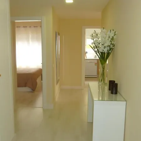 Beachfront Seaview Litoralmar Apt, Fast Wifi, Airco, Pool, Private Parking 公寓