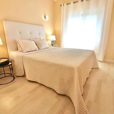 公寓 Beachfront Seaview Litoralmar Apt, Fast Wifi, Airco, Pool, Private Parking *