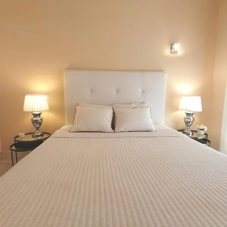 Apartment Beachfront Seaview Litoralmar Apt, Fast Wifi, Airco, Pool, Private Parking