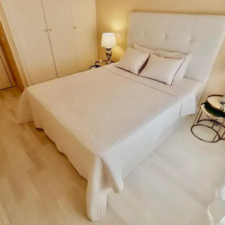 Beachfront Seaview Litoralmar Apt, Fast Wifi, Airco, Pool, Private Parking Lägenhet