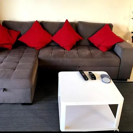 Beachfront Seaview Litoralmar Apt, Fast Wifi, Airco, Pool, Private Parking 公寓