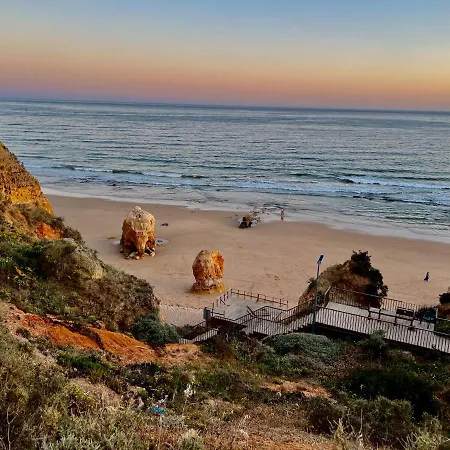 Beachfront Seaview Litoralmar Apt, Fast Wifi, Airco, Pool, Private Parking Apartment Portimao