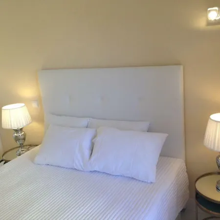 Apartment Beachfront Seaview Litoralmar Apt, Fast Wifi, Airco, Pool, Private Parking *
