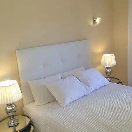 Apartment Beachfront Seaview Litoralmar Apt, Fast Wifi, Airco, Pool, Private Parking