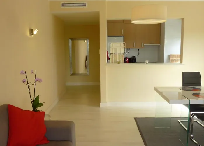 Beachfront Seaview Litoralmar Apt, Fast Wifi, Airco, Pool, Private Parking 아파트 포티마오