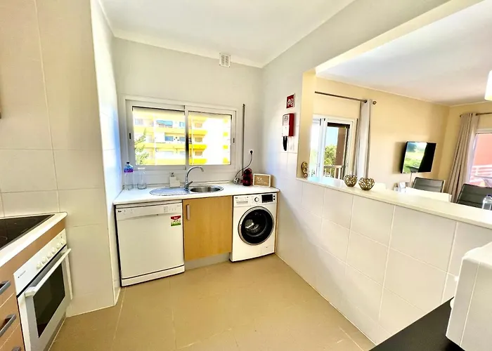 Beachfront Seaview Litoralmar Apt, Fast Wifi, Airco, Pool, Private Parking * 포티마오