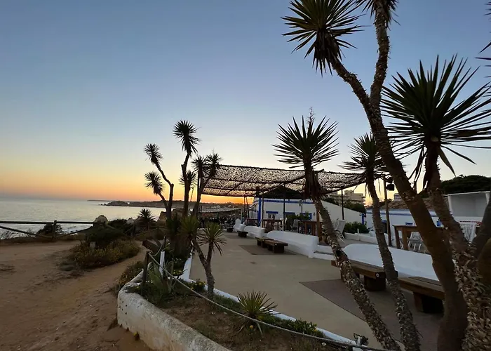 아파트 Beachfront Seaview Litoralmar Apt, Fast Wifi, Airco, Pool, Private Parking