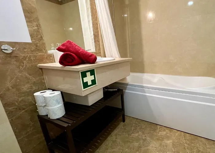 Beachfront Seaview Litoralmar Apt, Fast Wifi, Airco, Pool, Private Parking 아파트 *